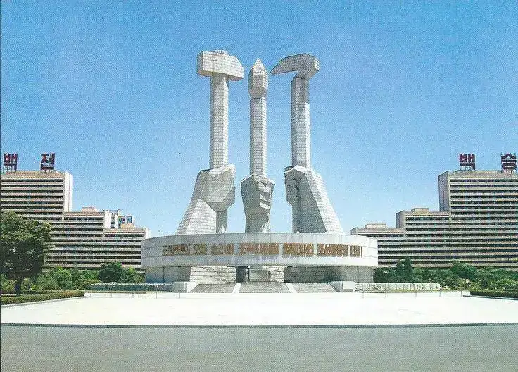 north-korea-monuments.webp