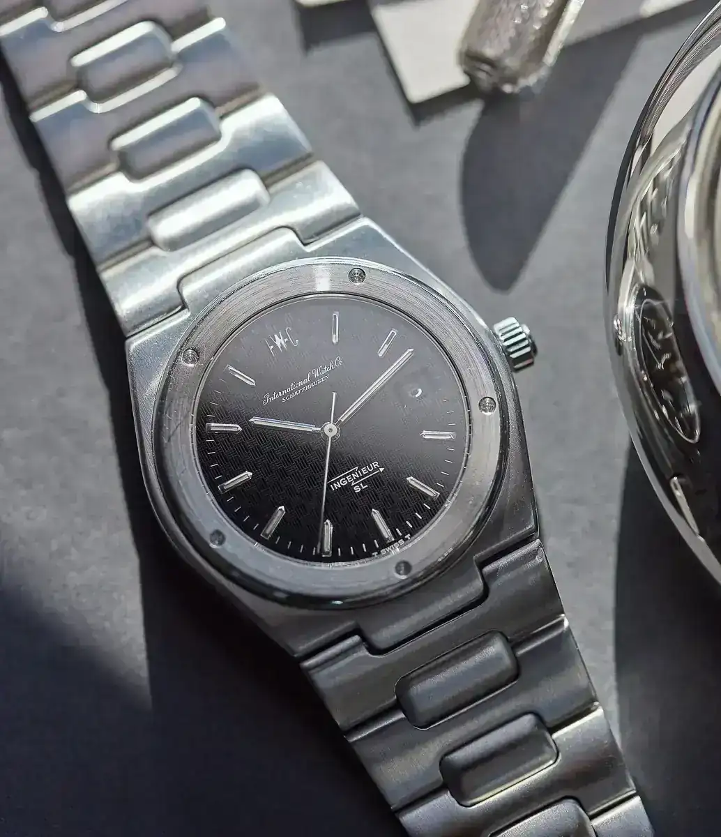 nta_steel_watch_at_A_Collected_Man_London3_2160x-1.webp