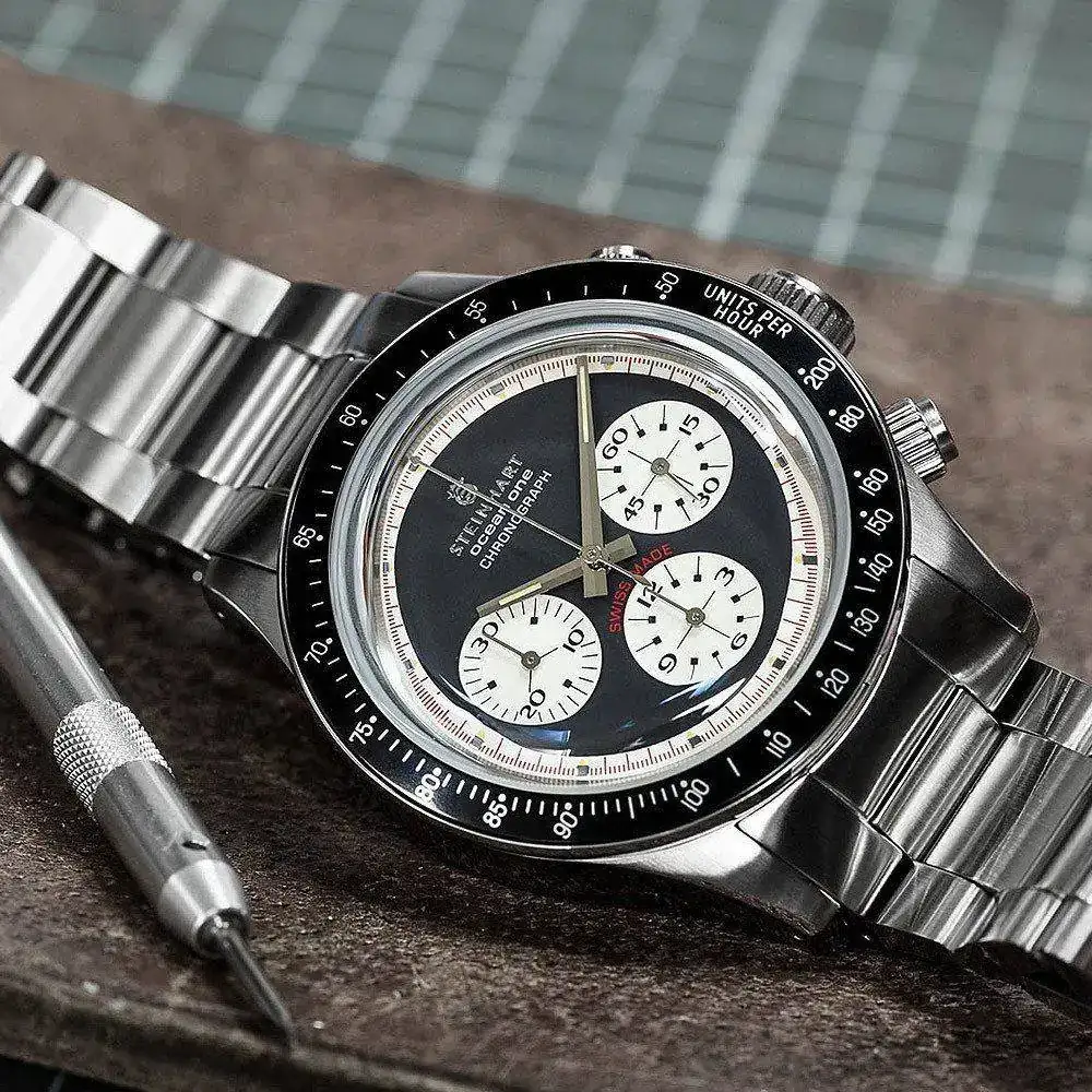 o1v-chrono_1kx1k_04.webp