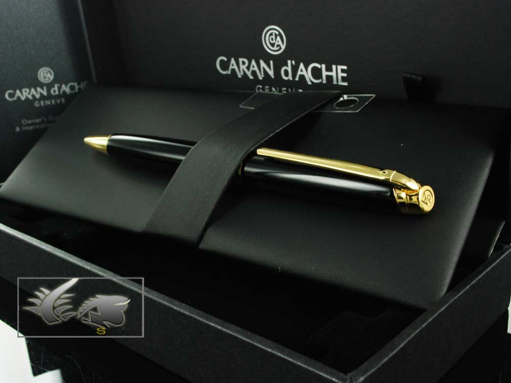 oint-Pen-Black-Lacquer-and-Gold-4789.282-4789282-5.jpg