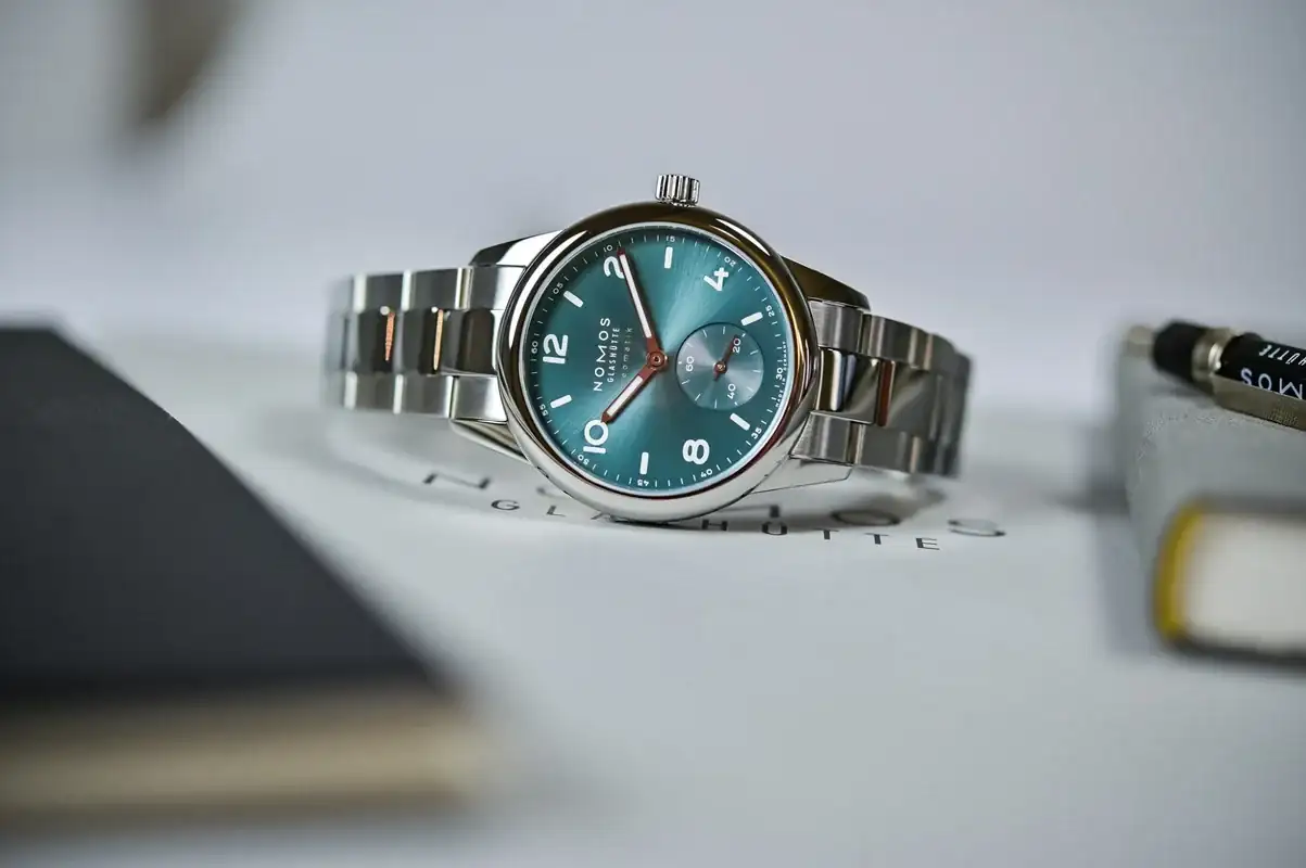 omatik-37-Petrol-Green-hands-on-Review-9-2048x1362.webp