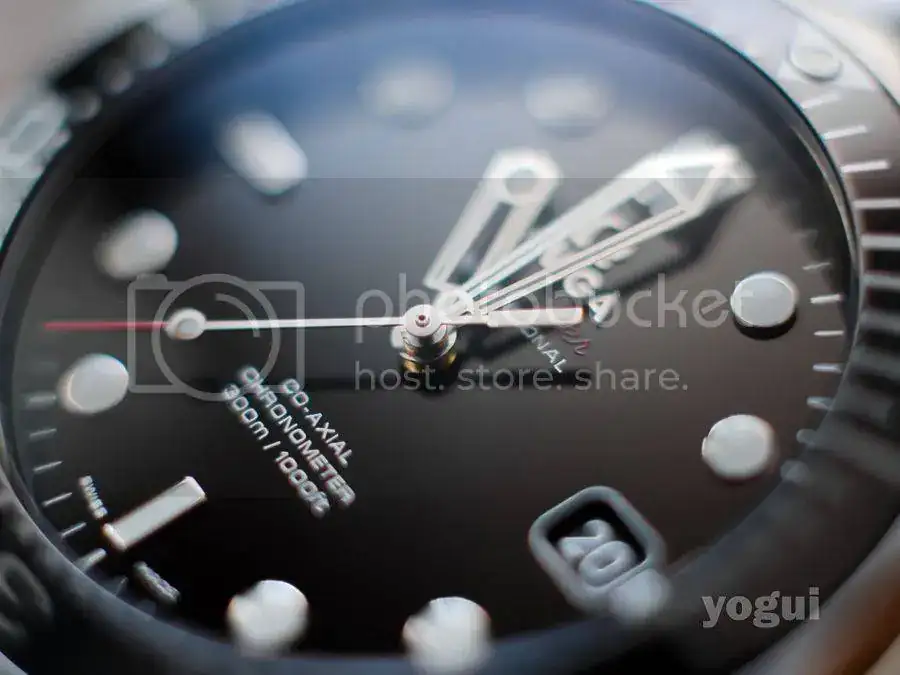omega%20seamaster%20300m%202123.04%20ceramic%20020.webp