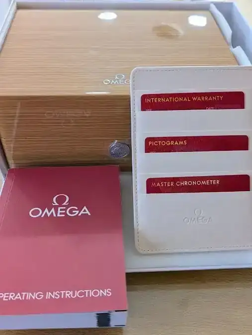 Omega 210.30.42.20.03.001 7.webp