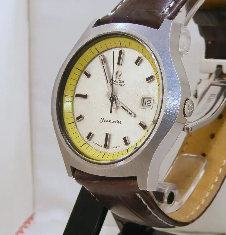 omega-amarillo 013.webp