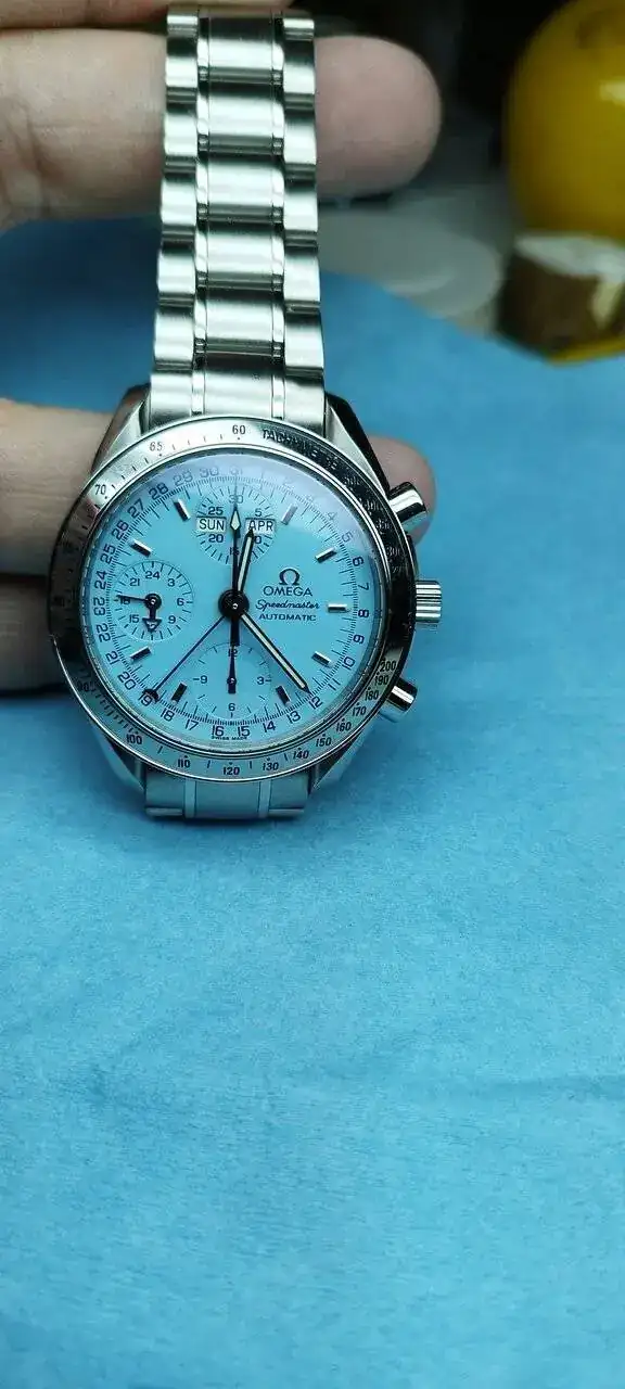 Omega Azul.jpg