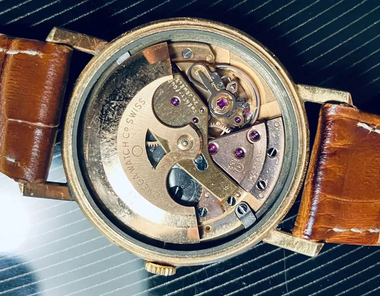 Omega Calibre 552.webp