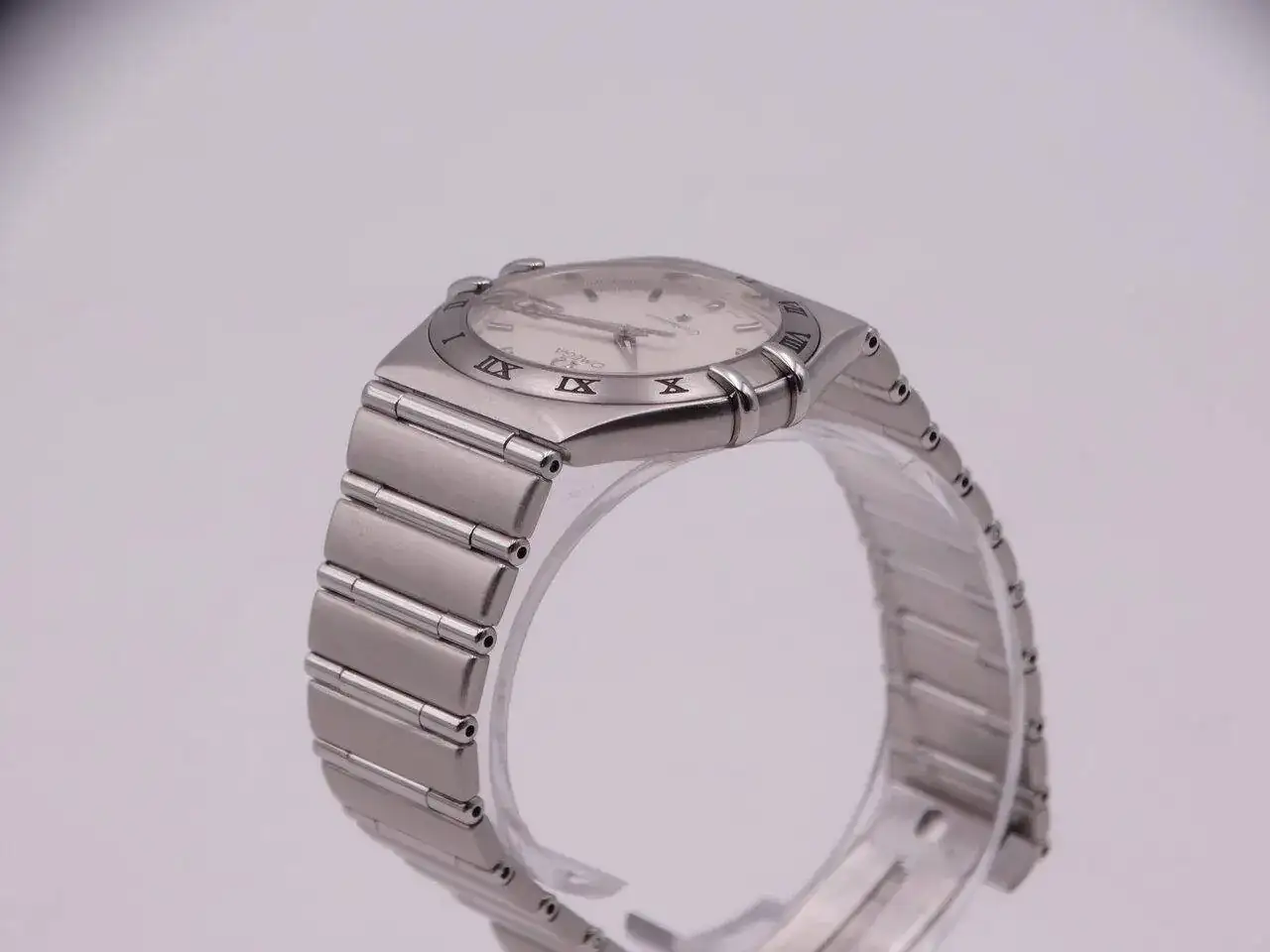 Omega Constellation 06198.webp