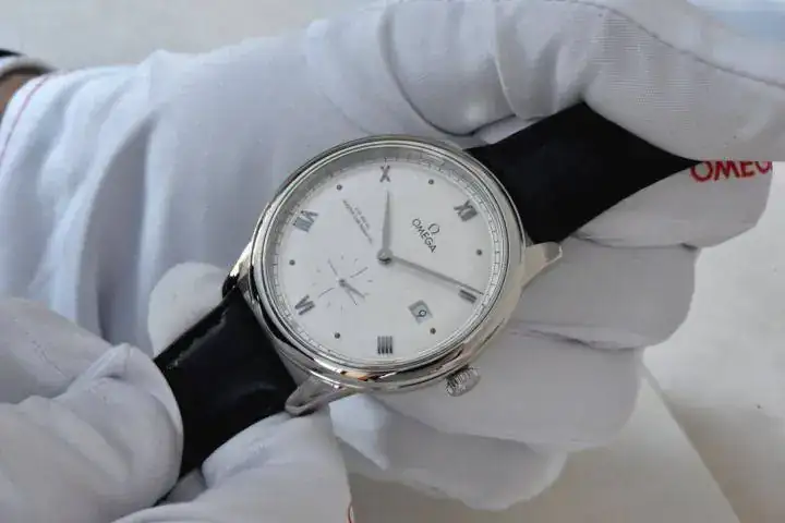 Omega-De-Ville-Prestige-Small-Seconds-41mm-Calibre-8802-1-720x480.webp