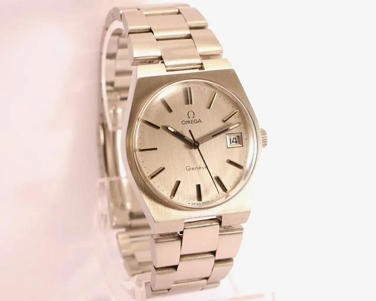 Omega-Genève-vintage-136.0050-2.jpg