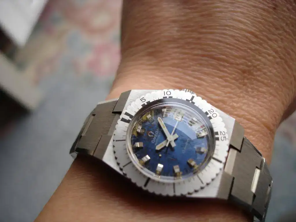 Omega geneve bisel.webp