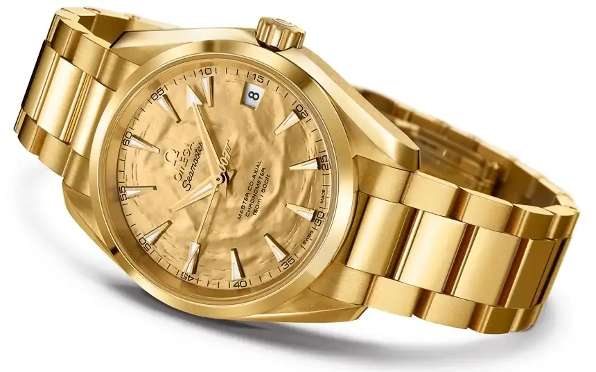 Omega-gold-aqua-terra-007-goldfinger-50th-watch-2.webp