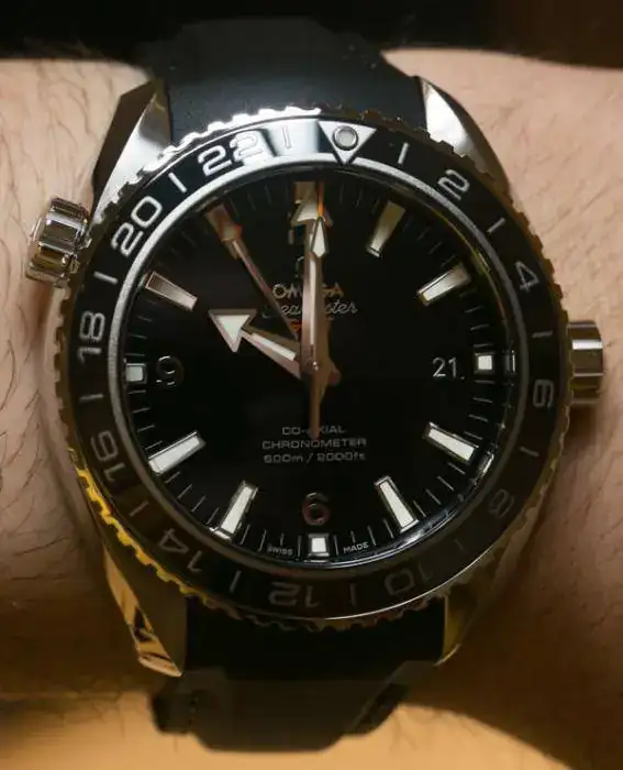 Omega-Planet-Ocean-GMT-14.webp