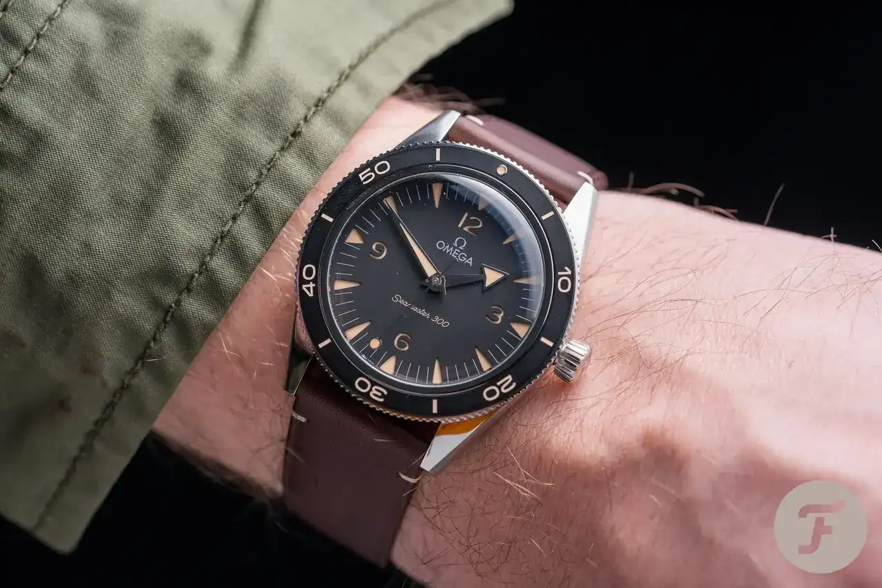 Omega-Seamaster-300-243.32.41.21.01.001.012.webp
