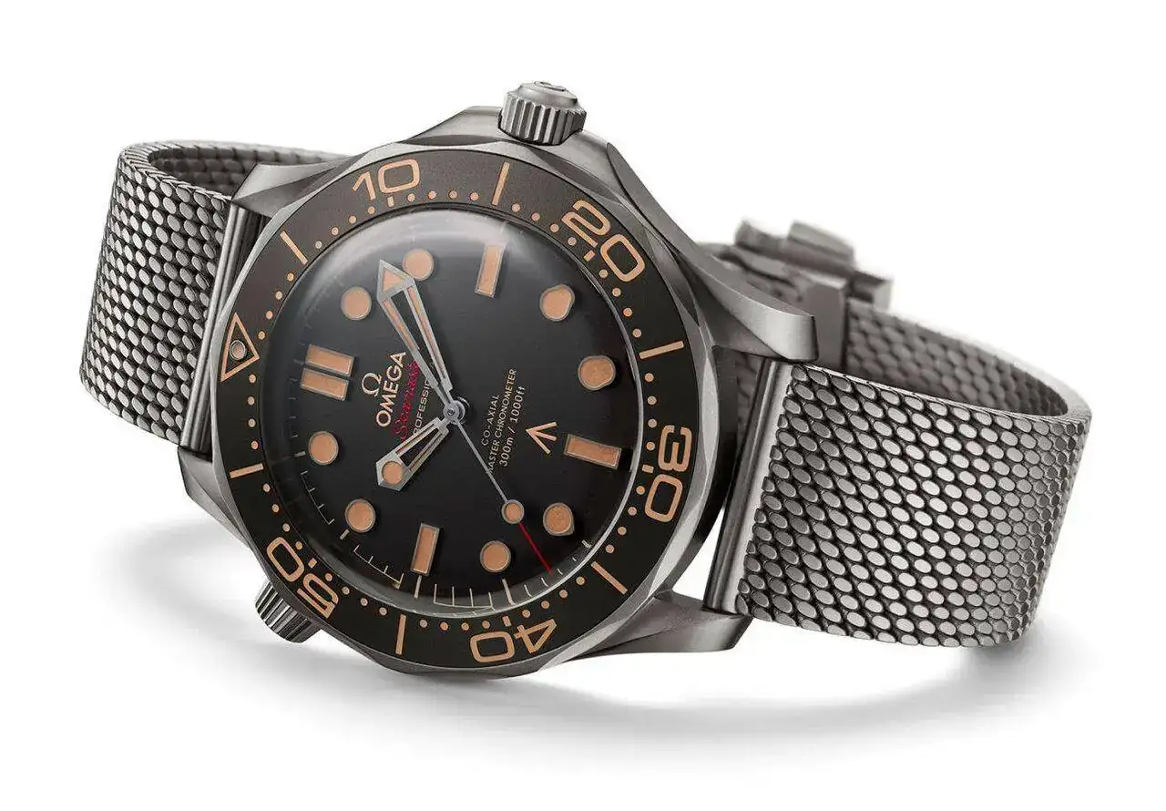 Omega-Seamaster-300M-007-Edition-1-Horas-y-Minutos-1300x903.jpg