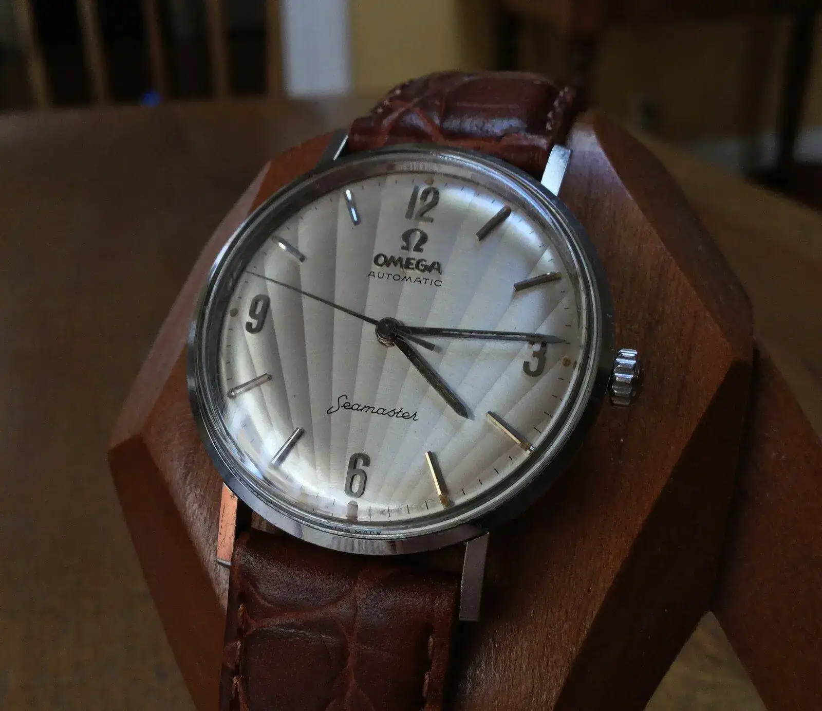 Omega Seamaster Clamshell.jpg