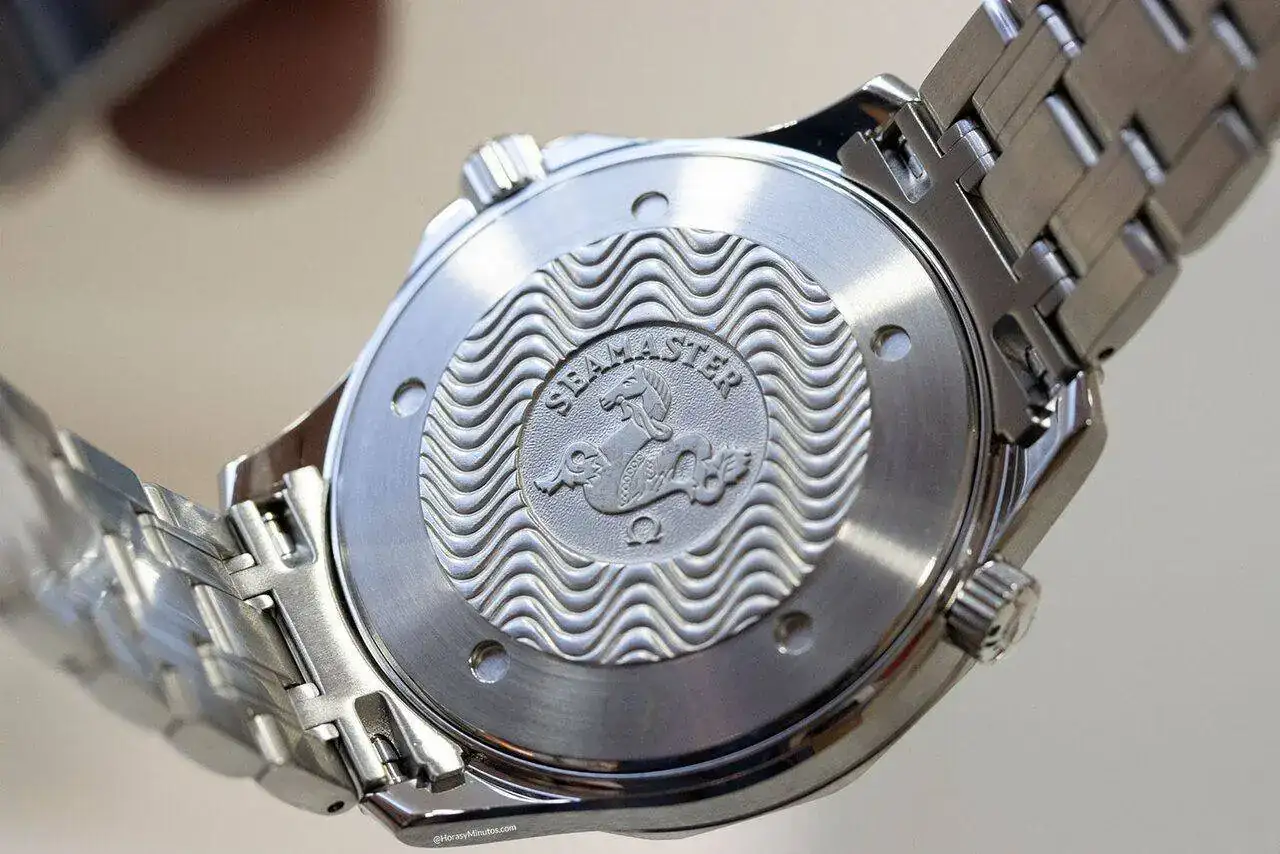 Omega-Seamaster-de-James-Bond-1995-GoldenEye-Horas-y-Minutos-3.webp