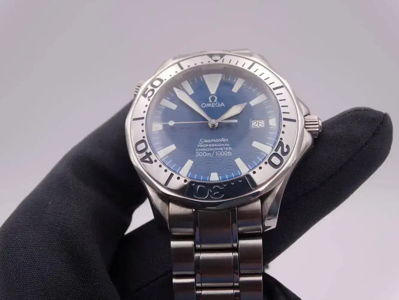 Omega seamaster Diver 300m blue 6627.webp