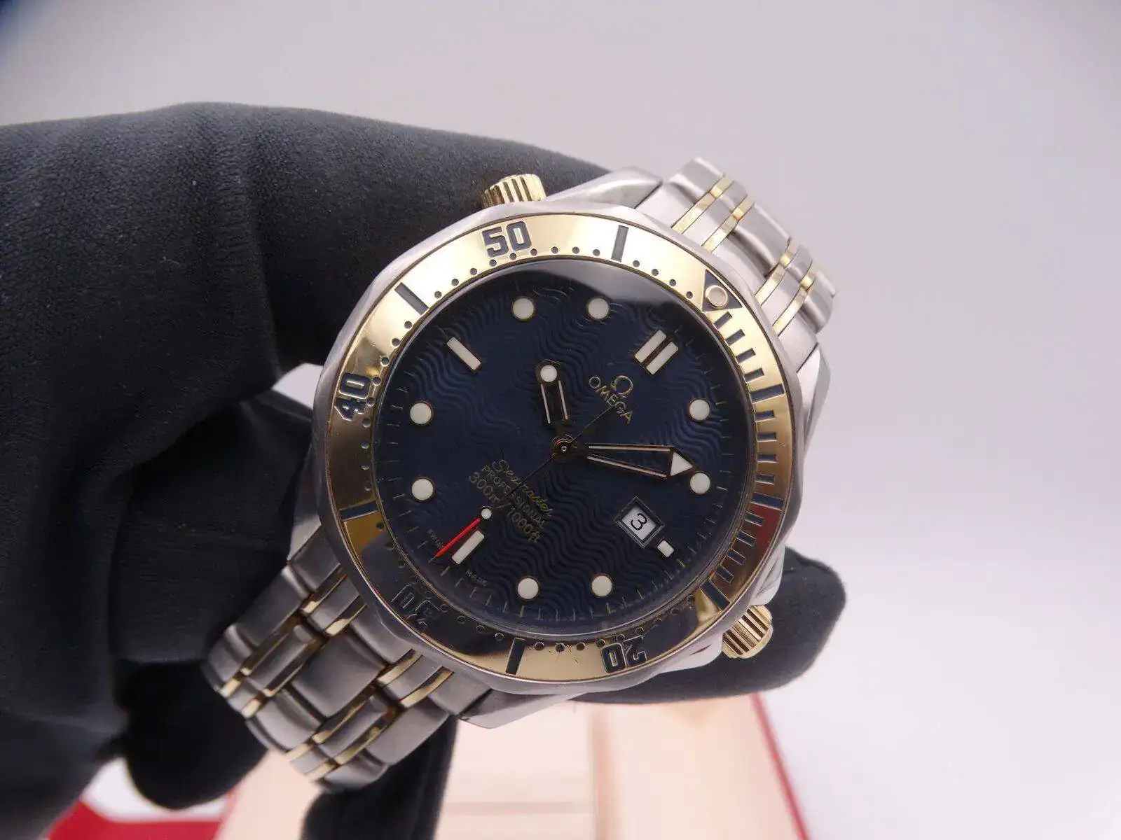 Omega Seamaster Diver 300m Steel Gold 09721.JPG