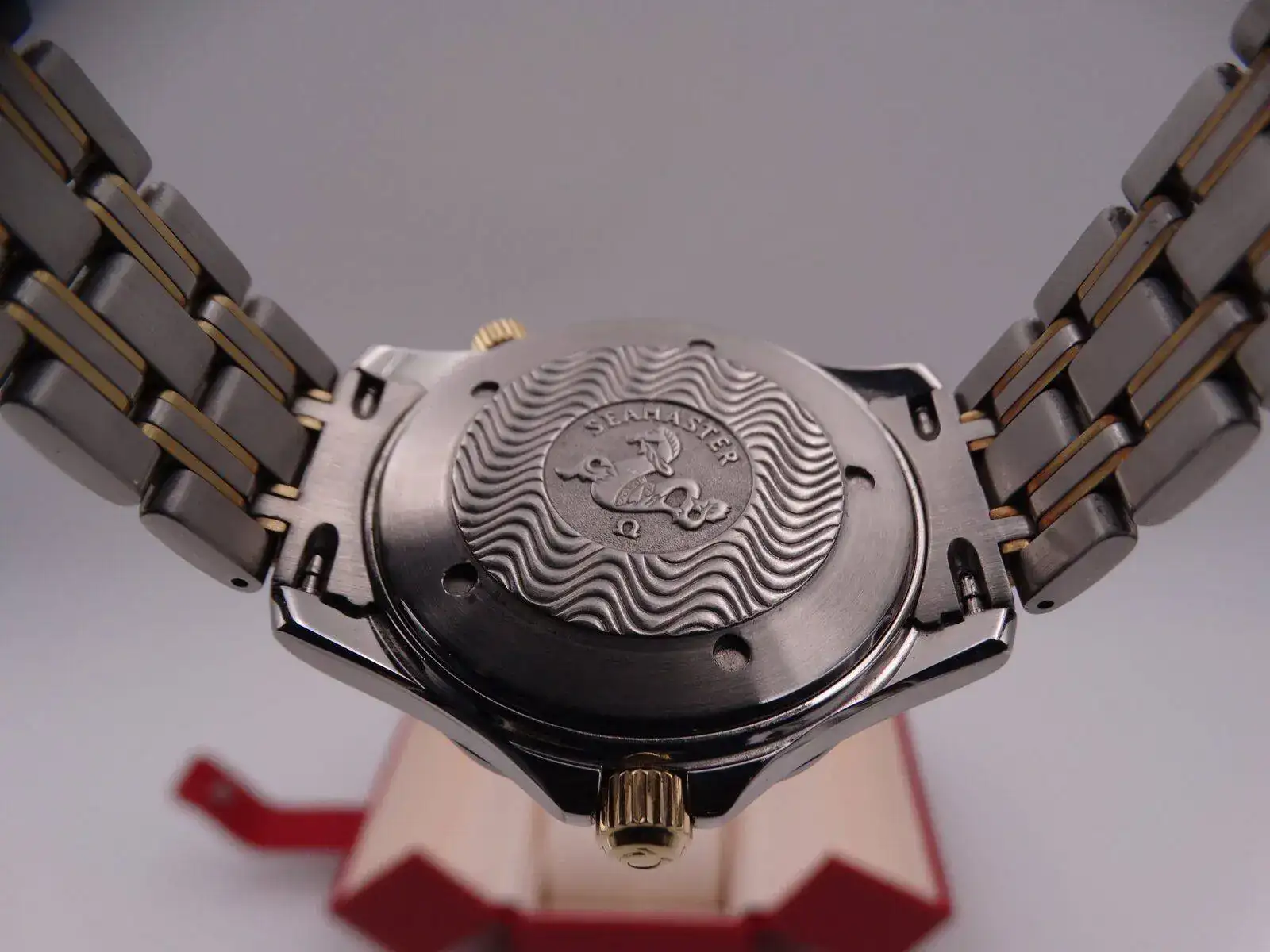 Omega Seamaster Diver 300m Steel Gold 09730.JPG