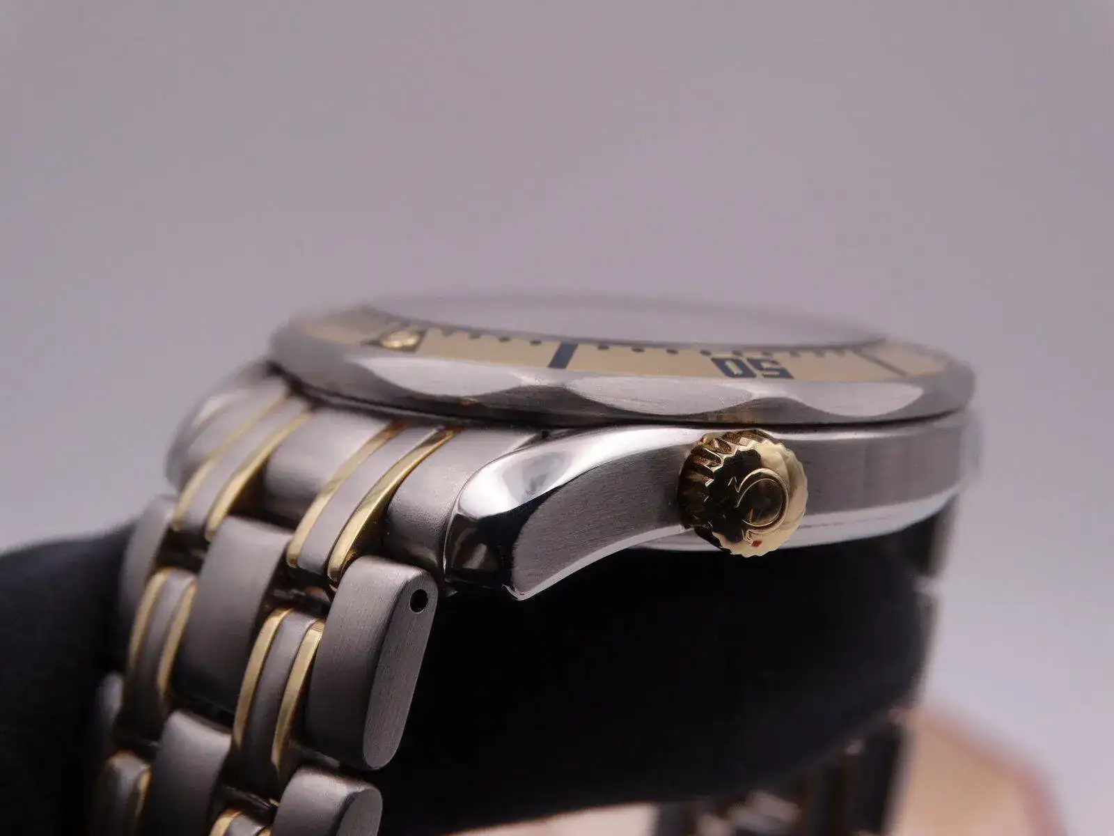 Omega Seamaster Diver 300m Steel Gold 09734.JPG