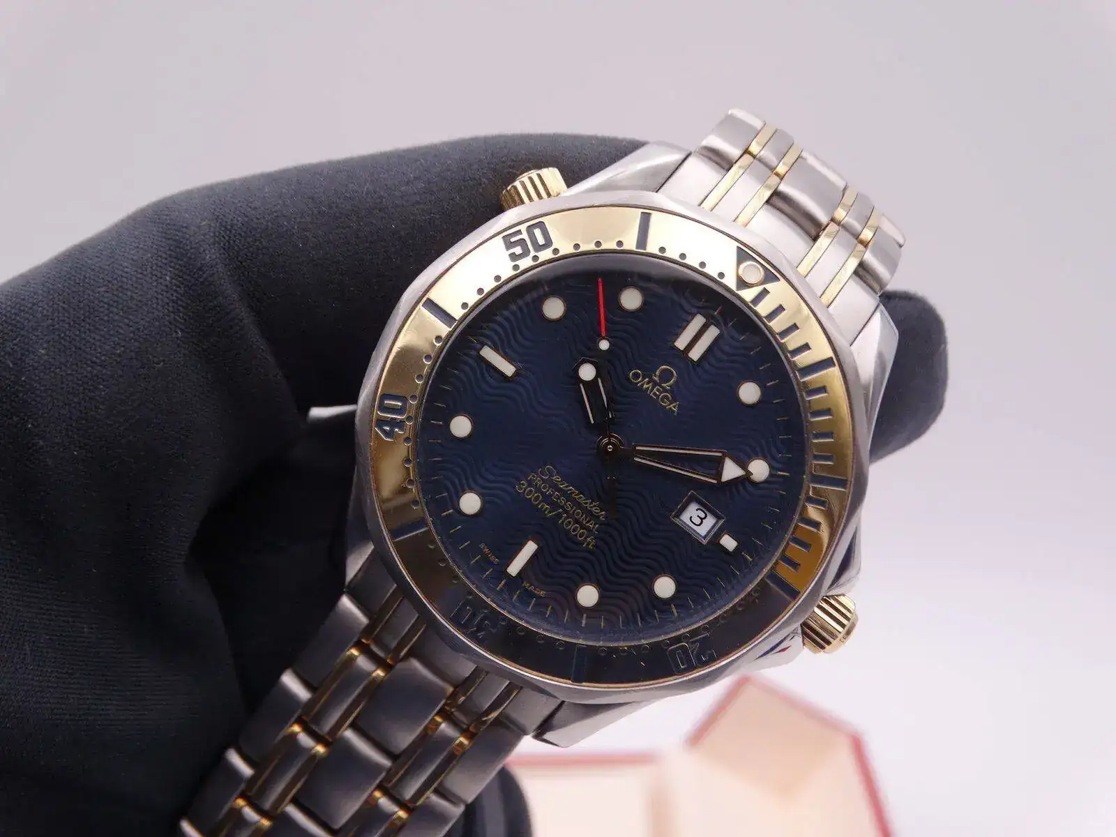 Omega Seamaster Diver 300m Steel Gold 09740.JPG