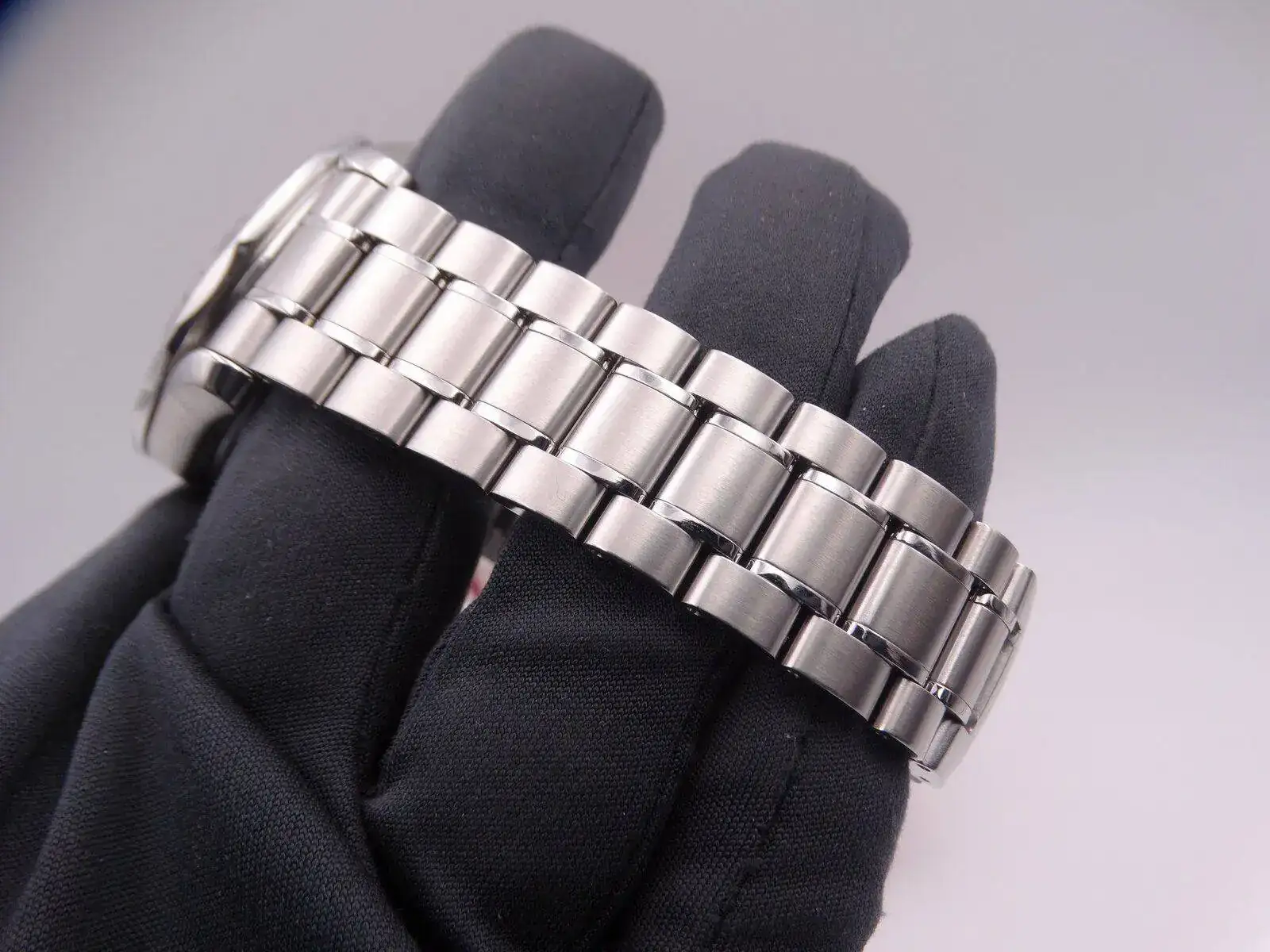 Omega Seamaster Diver GMT Anniversary 08945.JPG