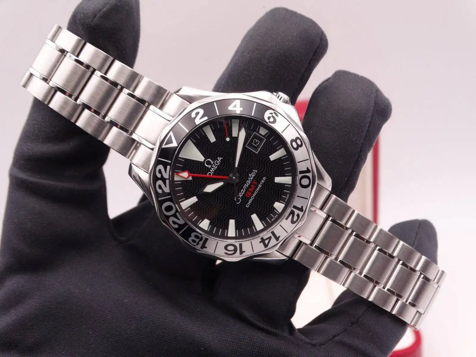Omega Seamaster Diver GMT Anniversary 08954.JPG
