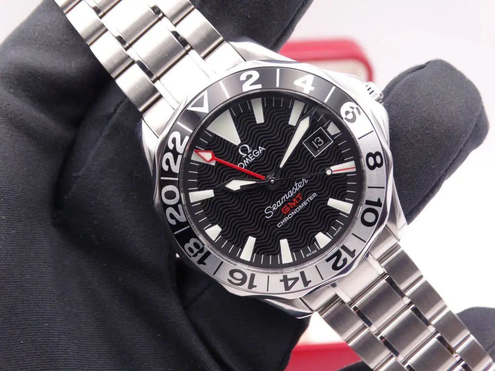 Omega Seamaster Diver GMT Anniversary 08959.JPG