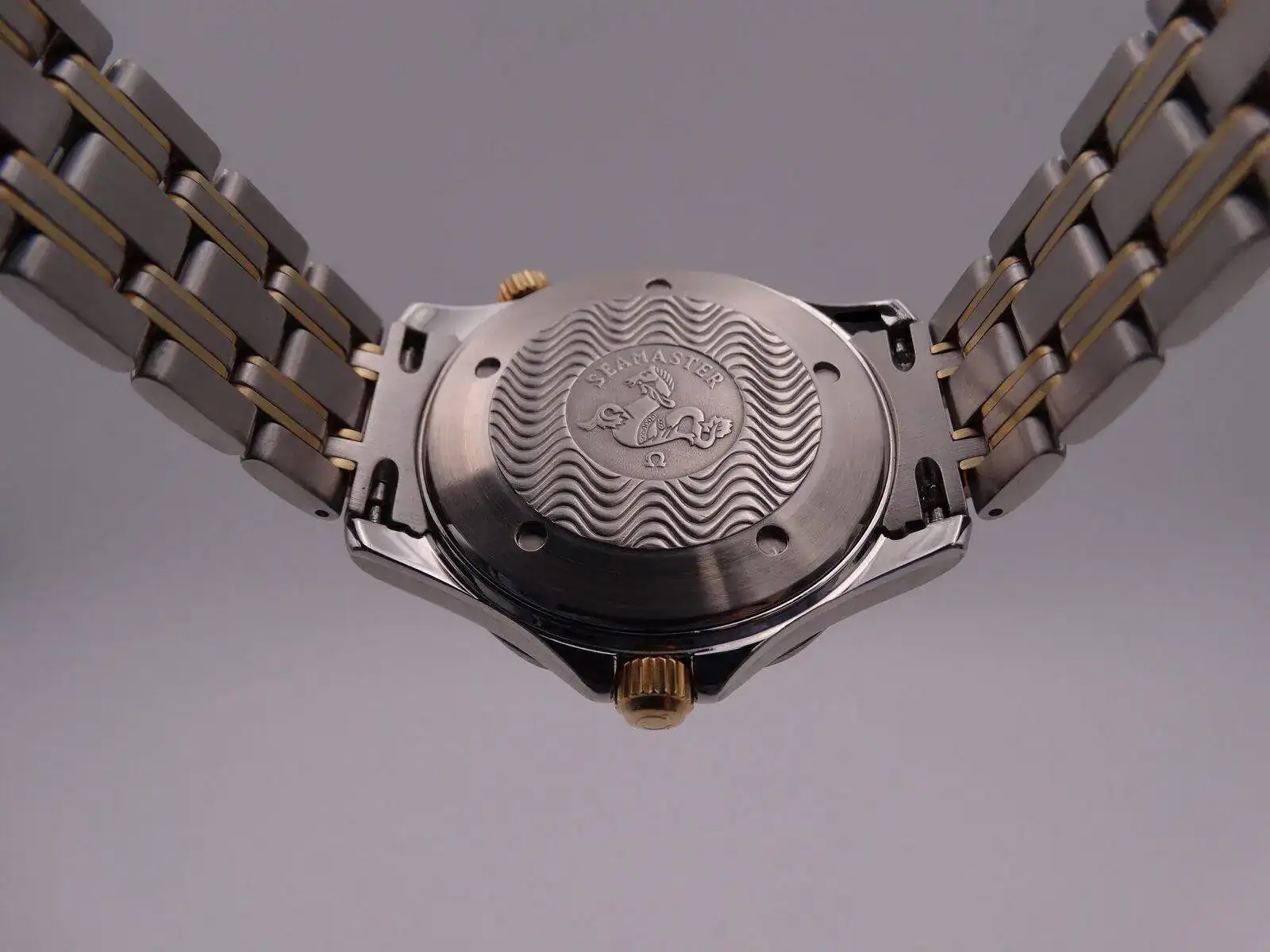 Omega Seamaster Diver Steel Gold Blue 8246 copia.webp