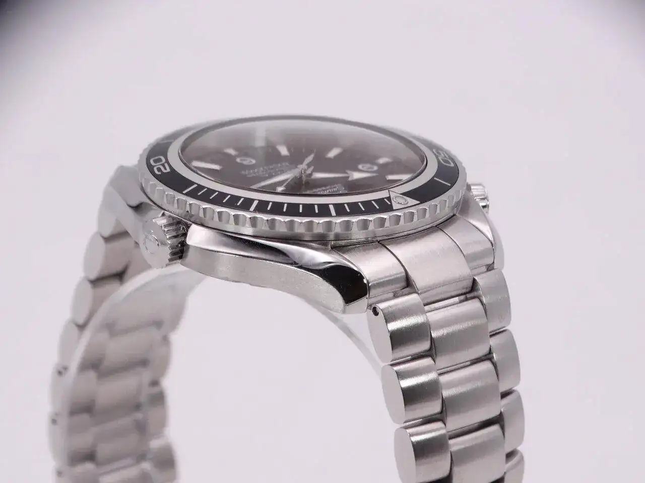 Omega Seamaster Planet Ocean 01704.webp