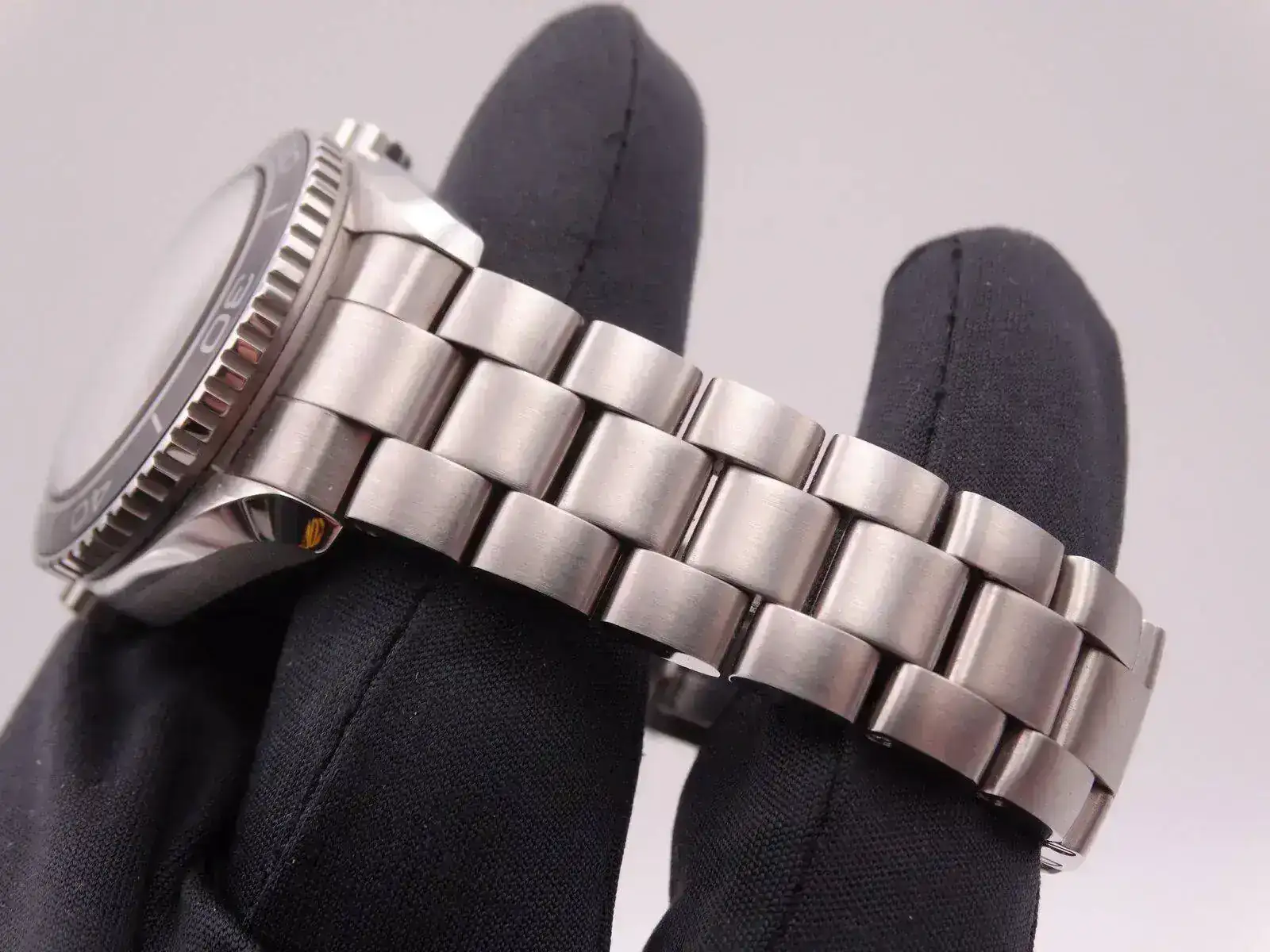Omega Seamaster Planet Ocean CoAxial 01206.JPG