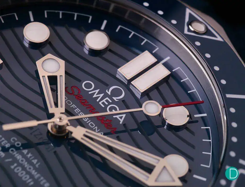 omega-seamaster-pro-300m-ss-dial-detail.webp
