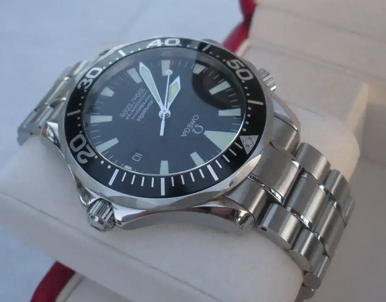 Omega-Seamaster-Professional-2254.50.00-07.webp