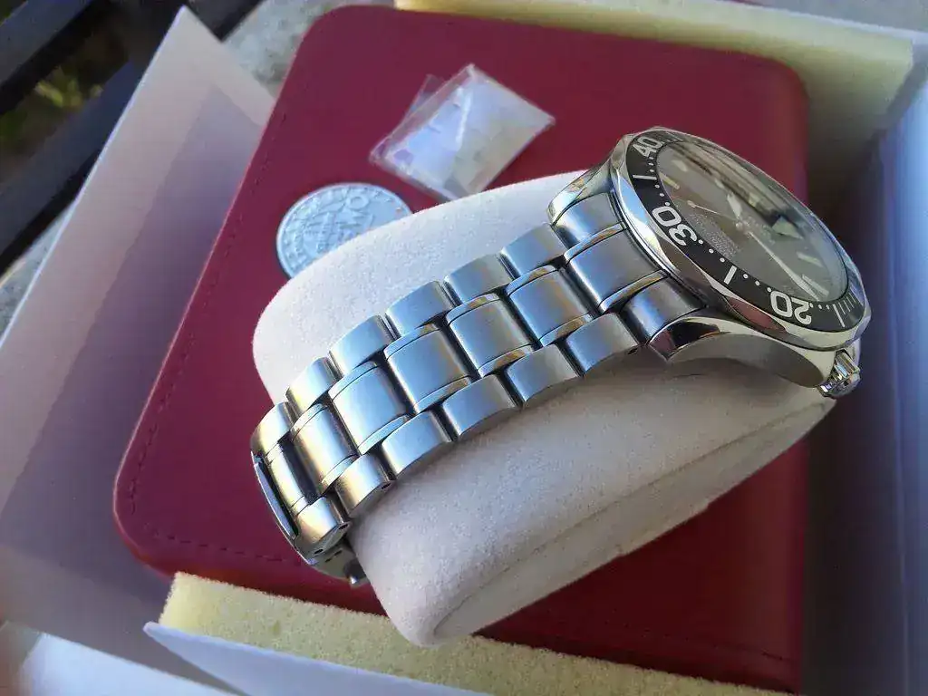 Omega-Seamaster-Professional-2254.50.00-26.webp