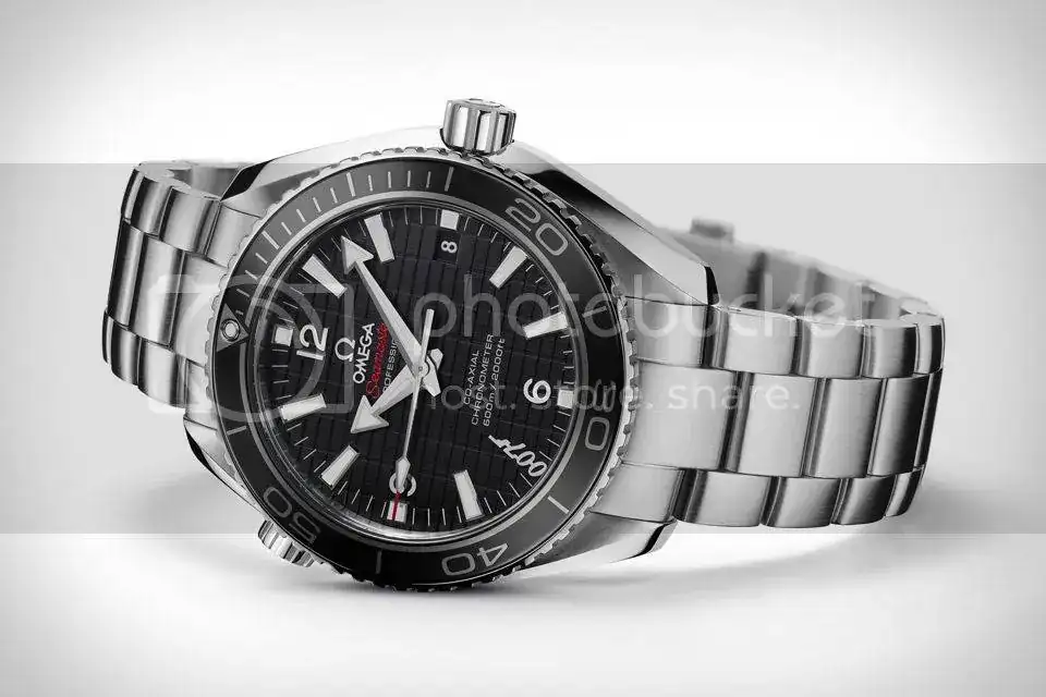 omega-seamaster-skyfall-watch-xl.webp