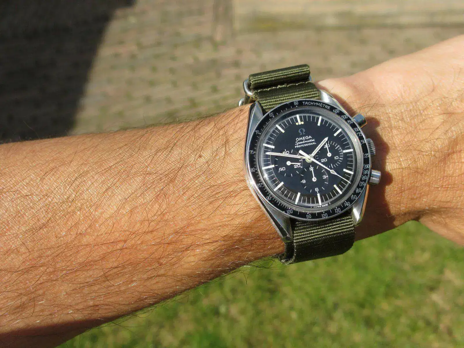 Omega-Speedmaster-145.012-NATO.webp