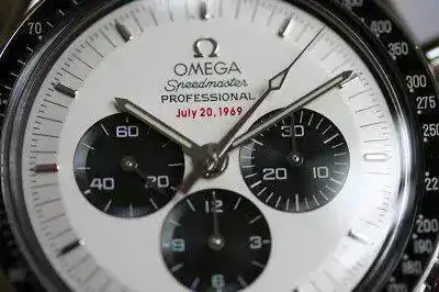omega+speedmaster+3569.31+Apollo+11+dial.webp