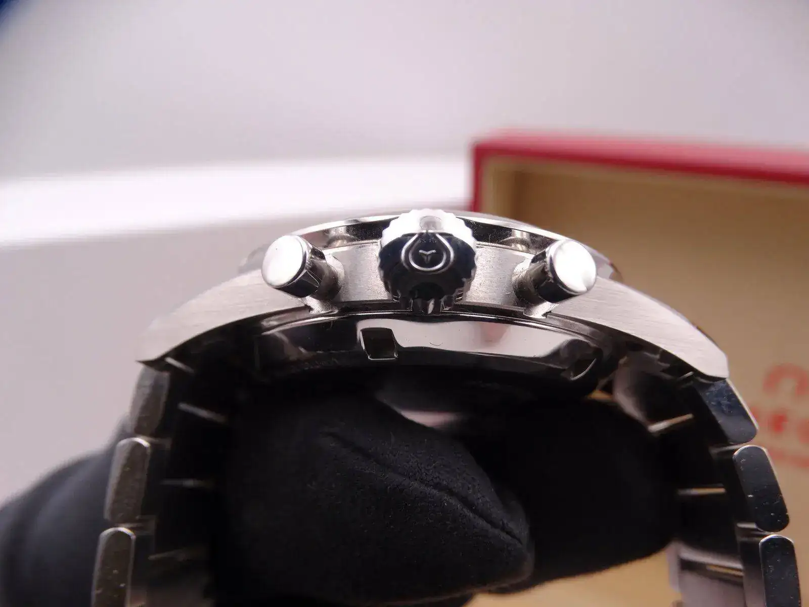 Omega Speedmaster Anniversary Trilogy 01105.JPG