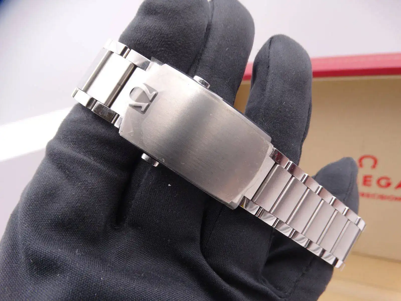 Omega Speedmaster Anniversary Trilogy 01109.JPG