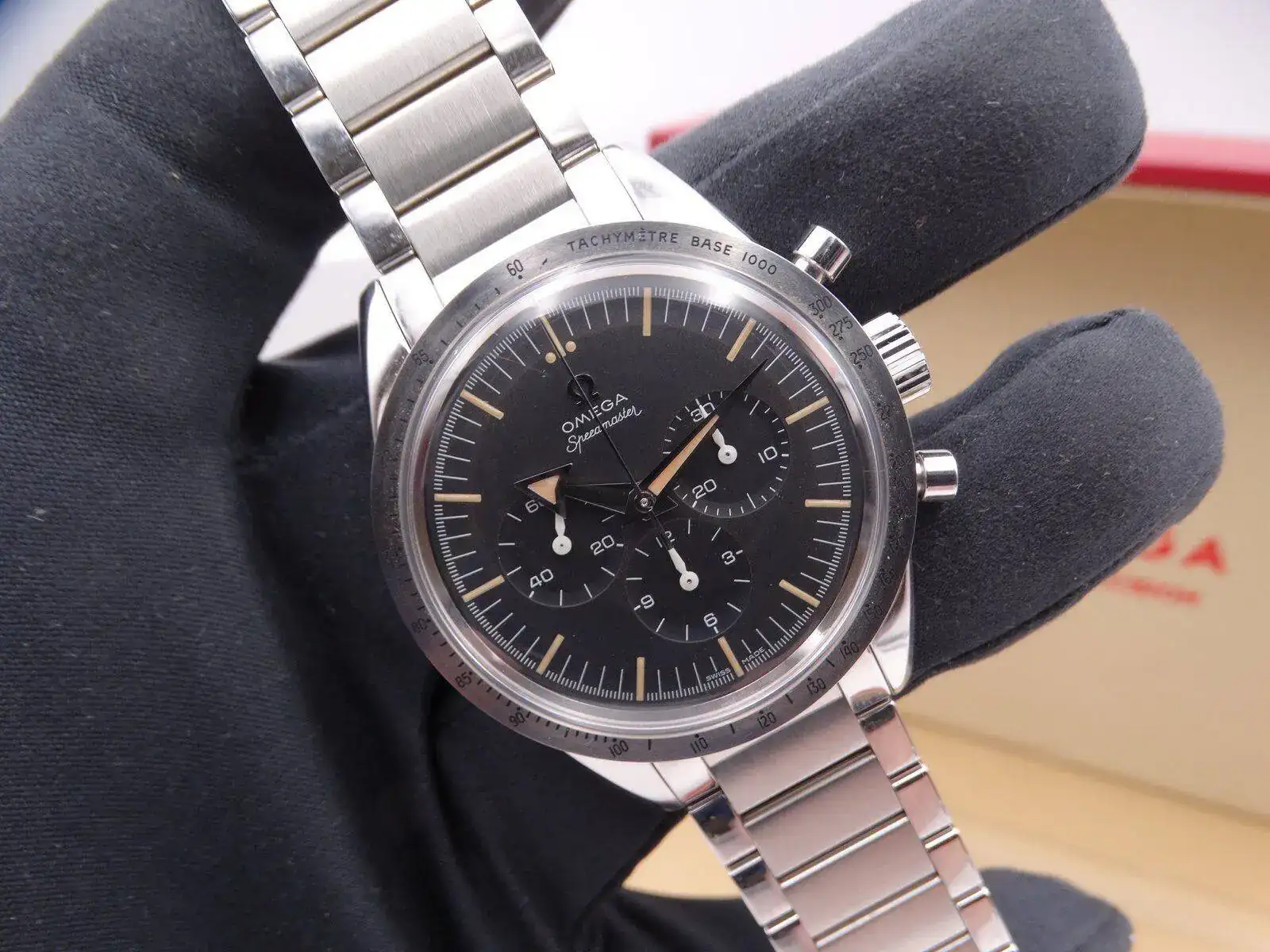 Omega Speedmaster Anniversary Trilogy 01117.JPG