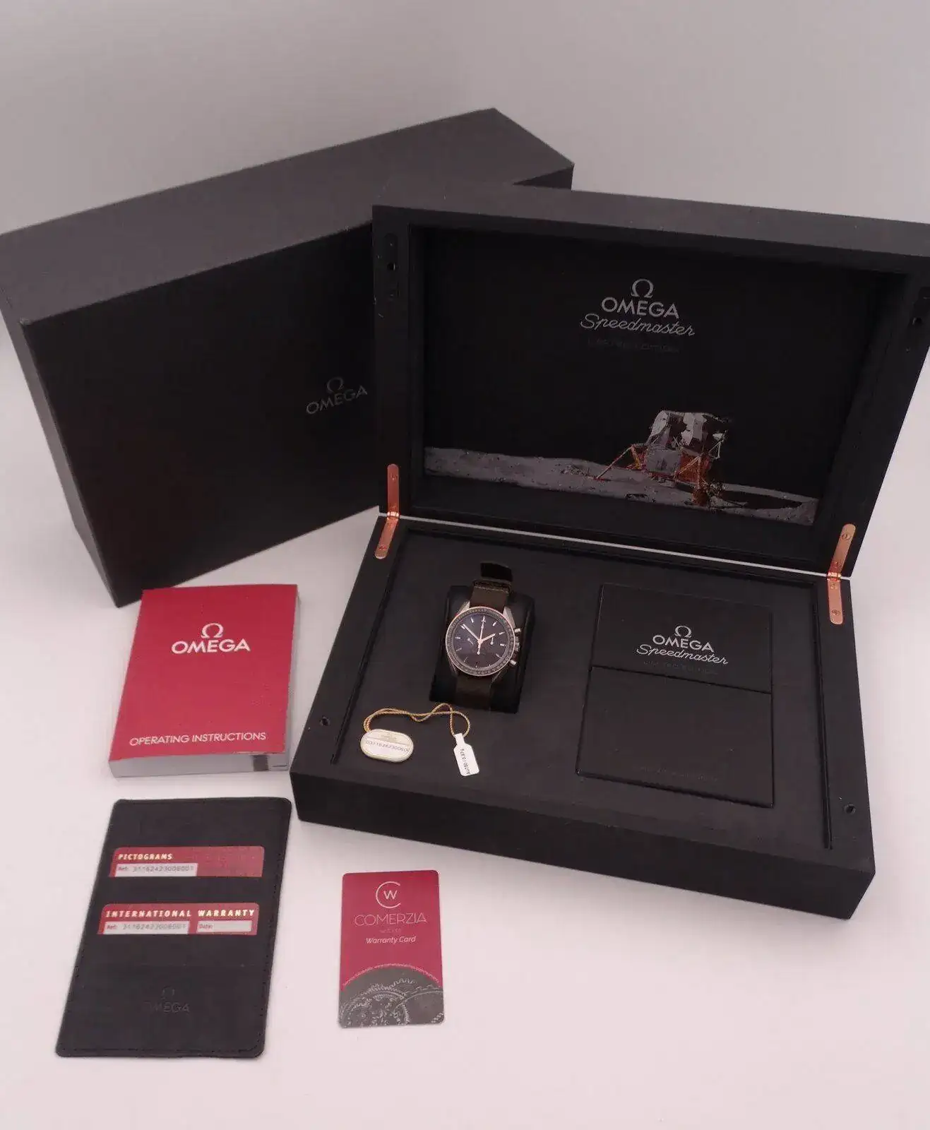 Omega Speedmaster Apollo 11 Limited Edition 00307.webp