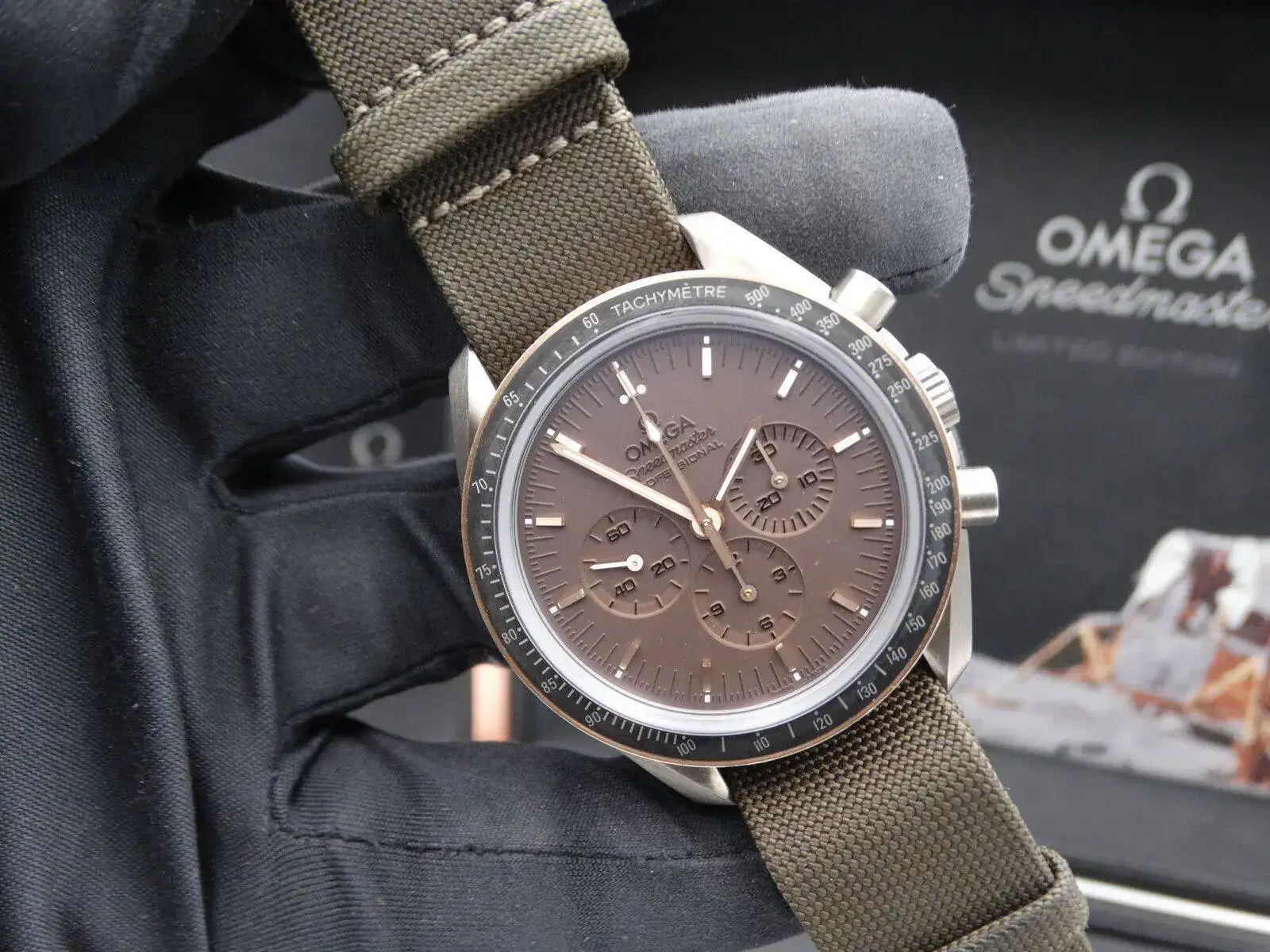 Omega Speedmaster Apollo 11 Limited Edition 00334.webp