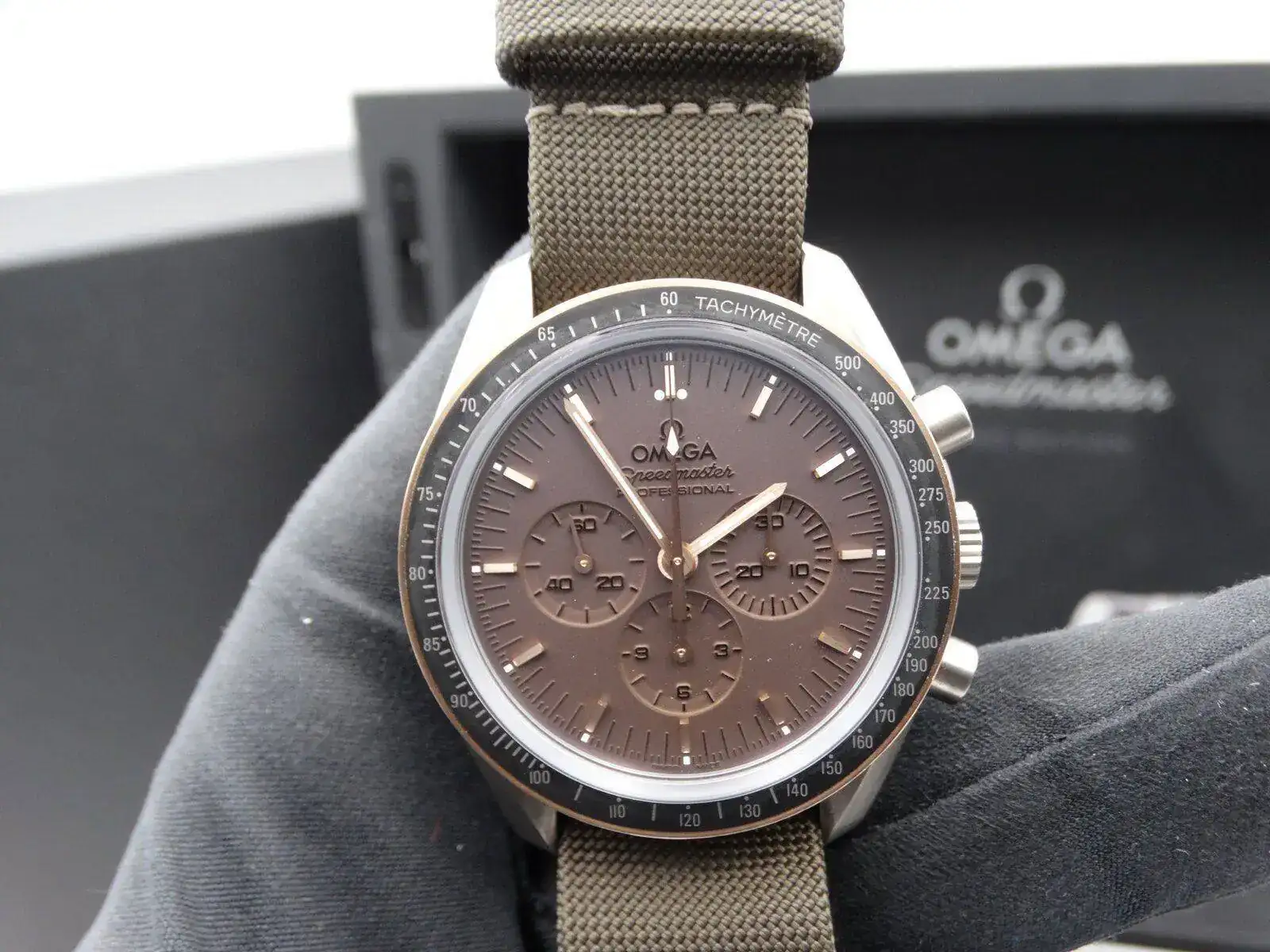 Omega Speedmaster Apollo 11 Limited Edition 00336.webp