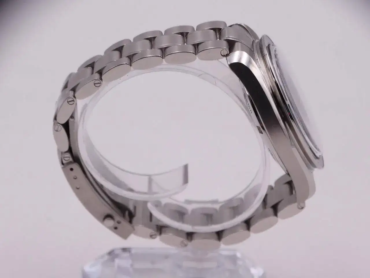 Omega speedmaster Automatic 44 coaxial enamel 09133.webp