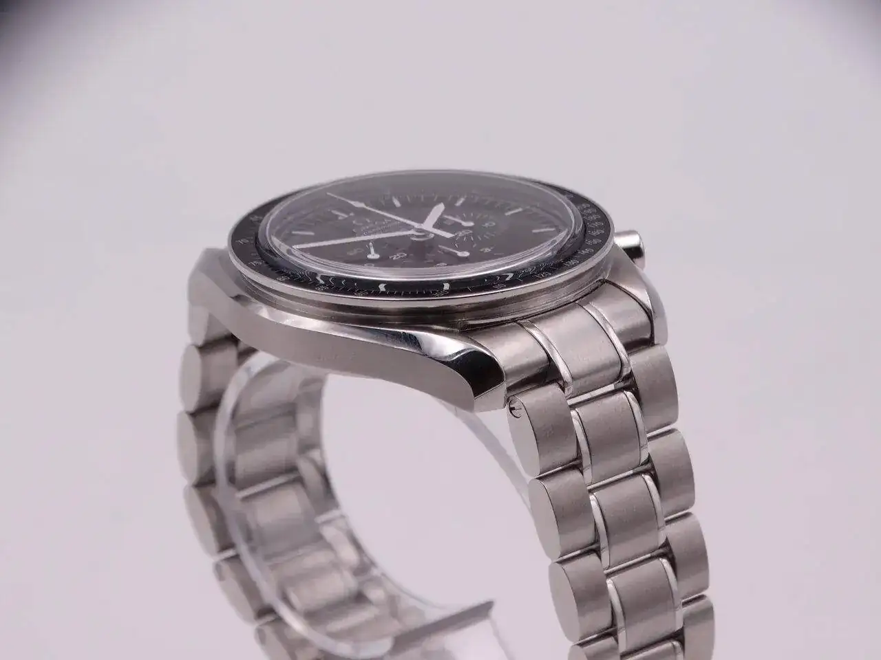 Omega speedmaster Automatic 44 coaxial enamel 09136.webp