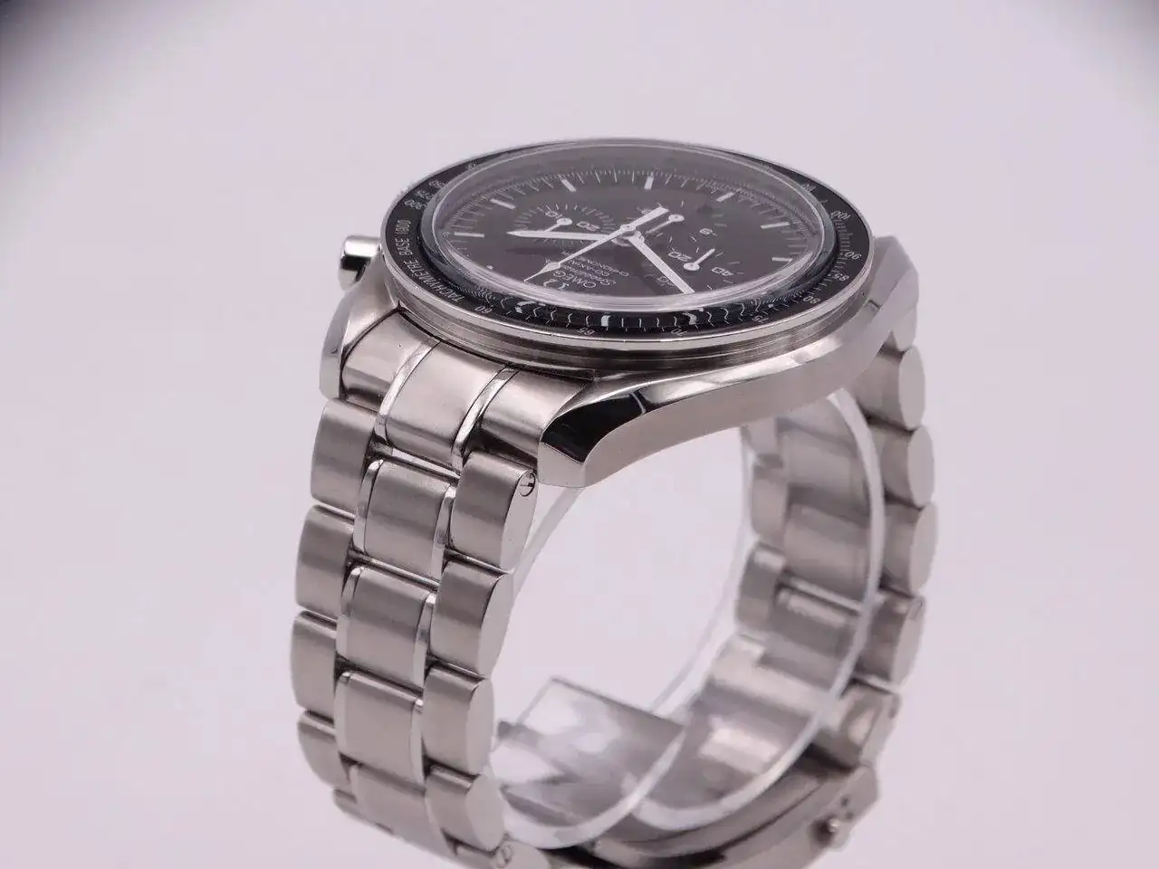 Omega speedmaster Automatic 44 coaxial enamel 09139.webp
