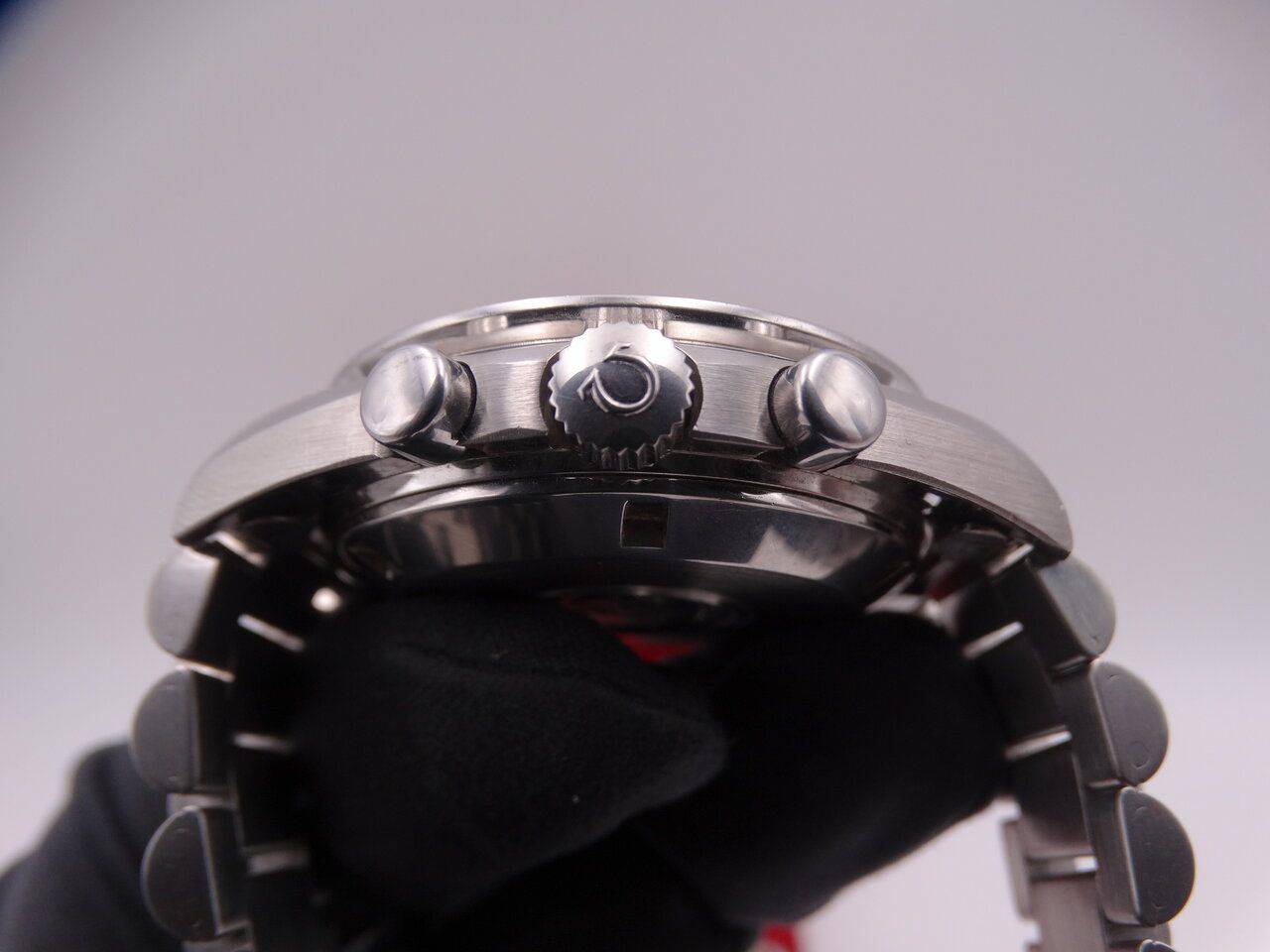 Omega Speedmaster Automatic Holly Grial 03219.JPG