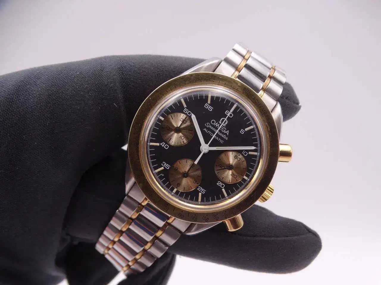 Omega Speedmaster Automatic Steel Gold 03761.webp