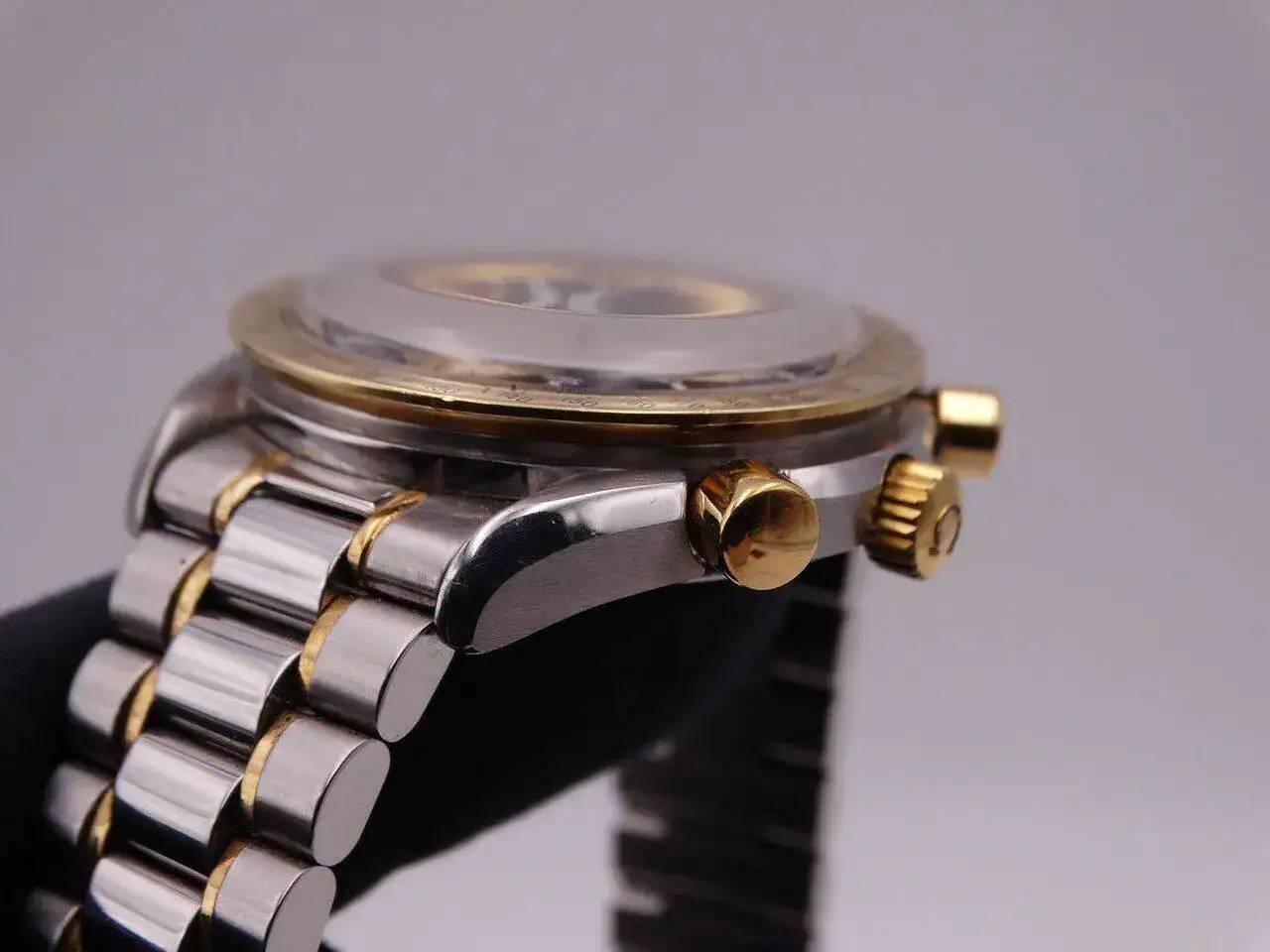 Omega Speedmaster Automatic Steel Gold 03773.webp