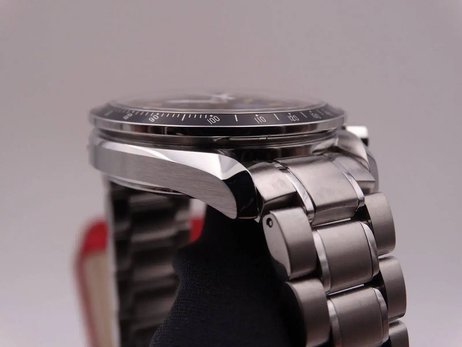 Omega Speedmaster Automatic Triple Date 02250.webp